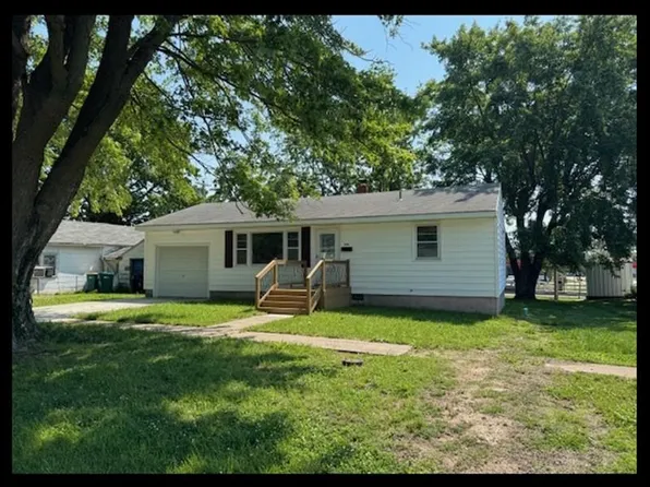 604 Broadway St, Macon, MO 63552