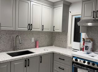 10 Louvain St #2, Toronto, ON M6N 4W8