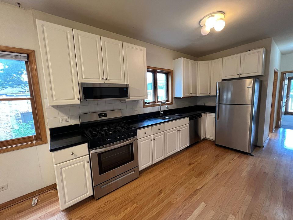 1st image of 1351 N Wolcott Ave #2F