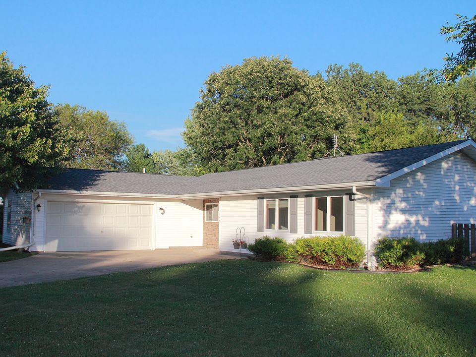 Updated Twin-Lakes Ranch