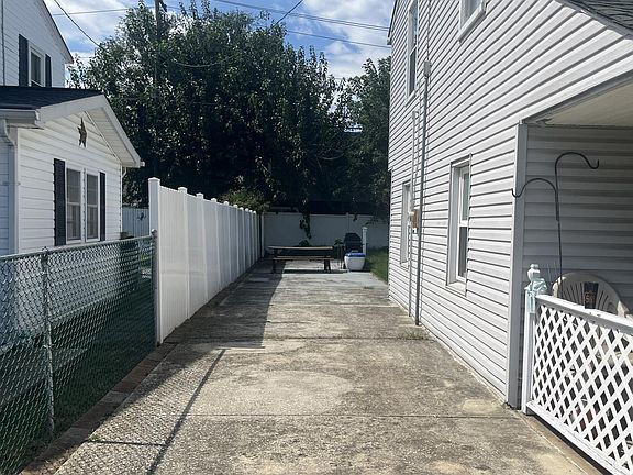 4th image of 3426 Louth Rd
