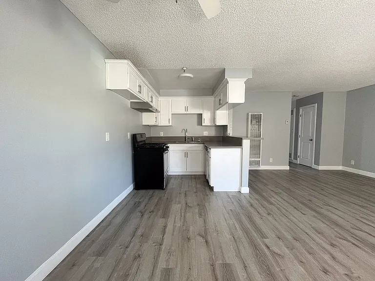 12521 Grevillea Avenue — Photo 5