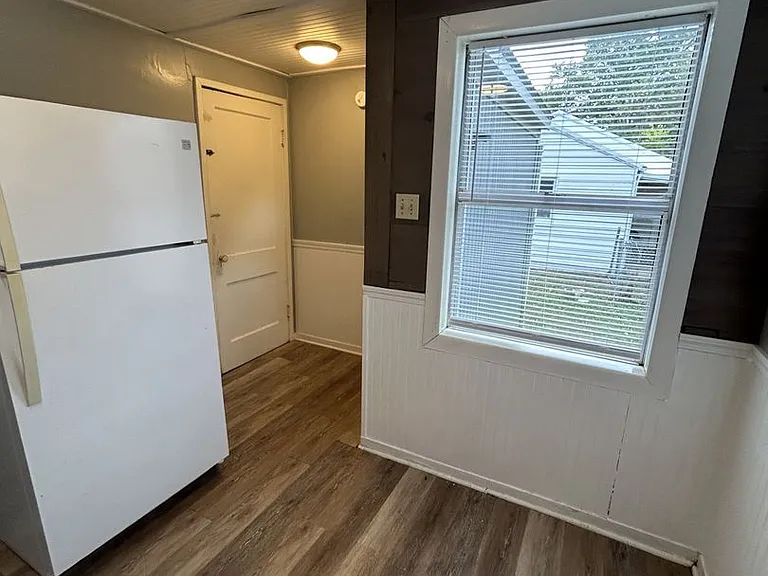 468 Fieldcrest Dr — Photo 5