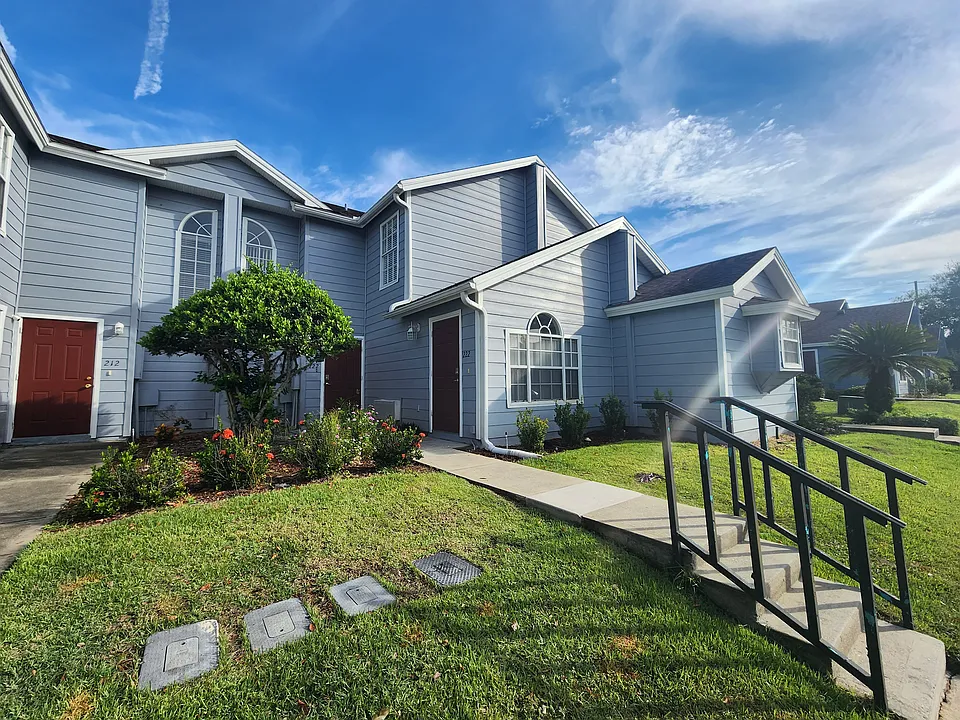 222 Coco Plum Dr #5