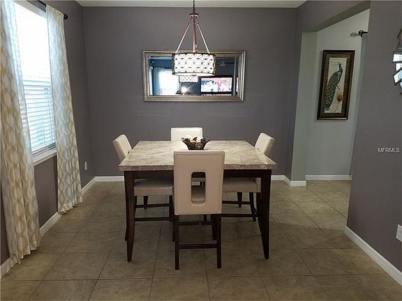 5th image of 414 Blakely Ct
