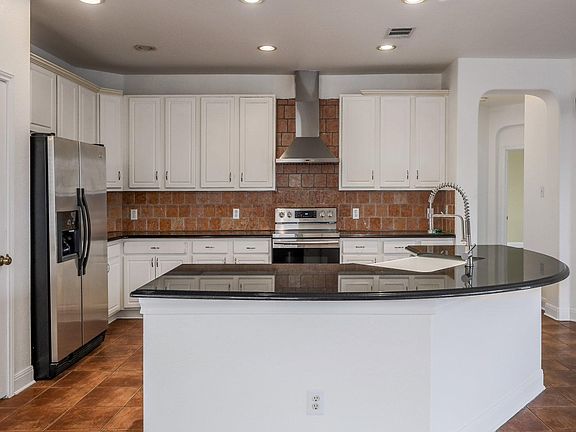 5th image of 2503 Peterson Dr