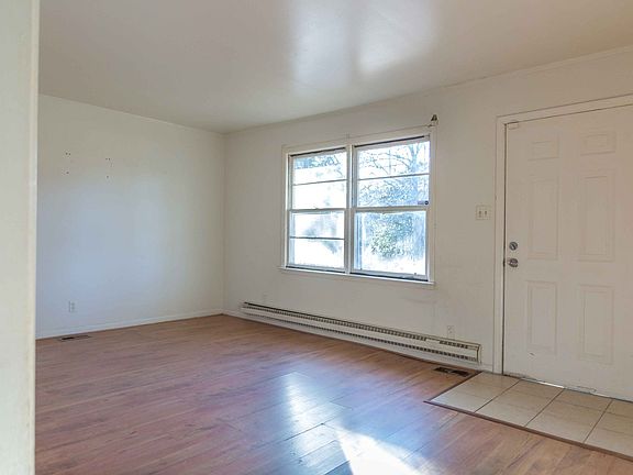 4th image of 101 Jasper Dr