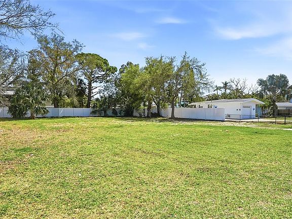 4th image of 216 SHORE DRIVE LOT 8
