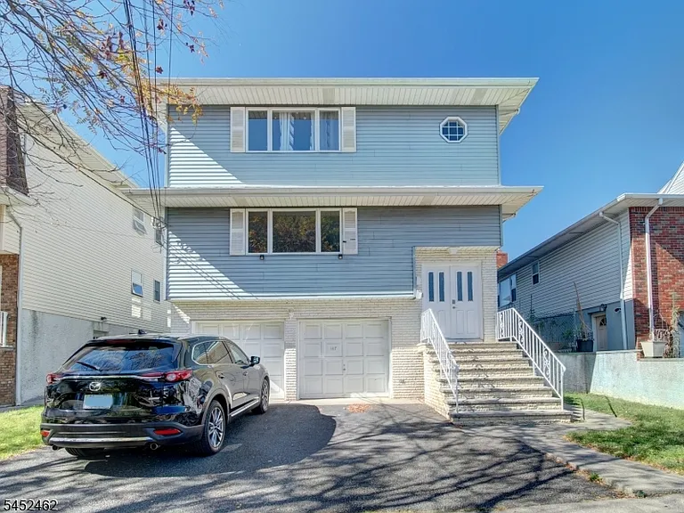117 Burns Ave — Photo 1