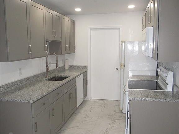 5th image of 23029 Alabaster Ave