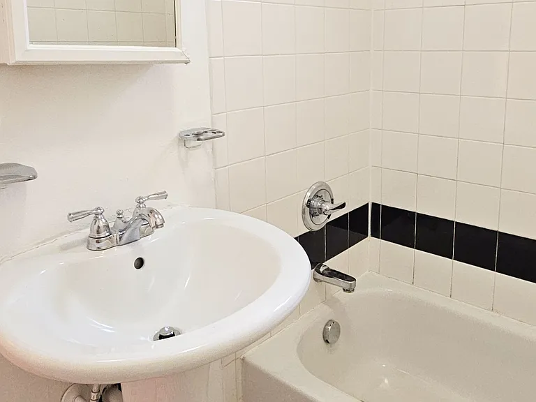 Unit B - Bathroom