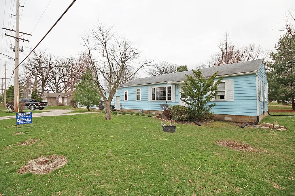 2035 W Rock Springs Rd photo 1