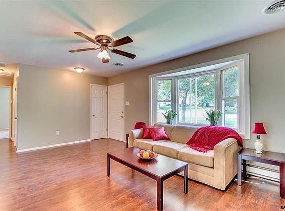 4th image of 170 Black Walnut Dr