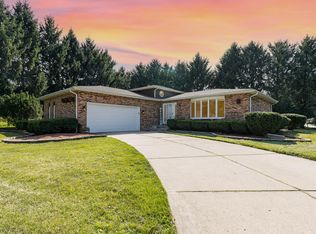 942 Leeper Dr, Valparaiso, IN 46385