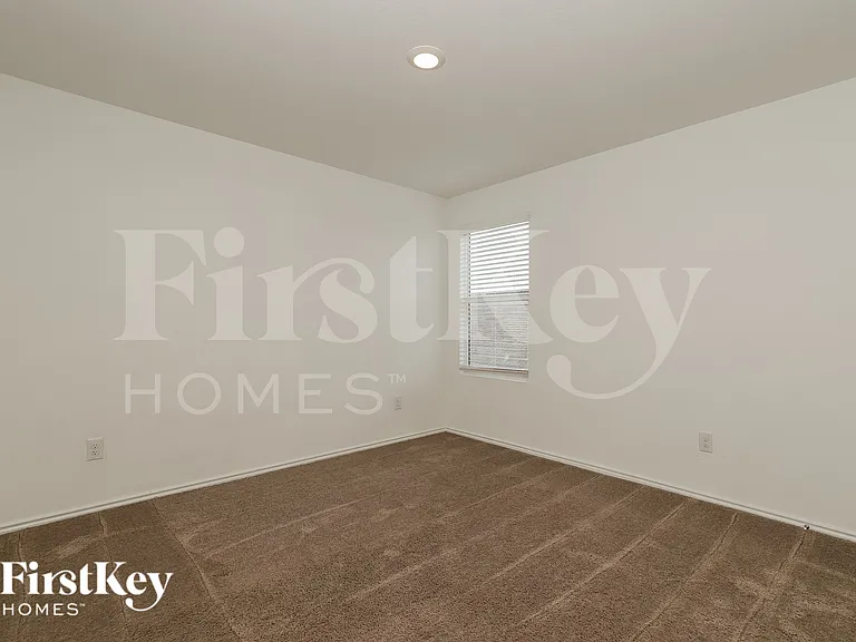 2439 Lake Hls — Photo 16
