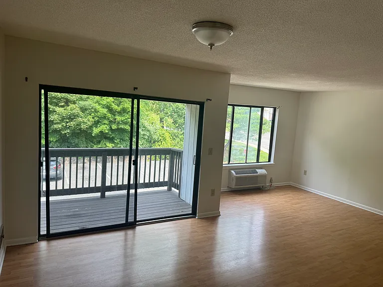 175 Mill Pond Rd #345A — Photo 7