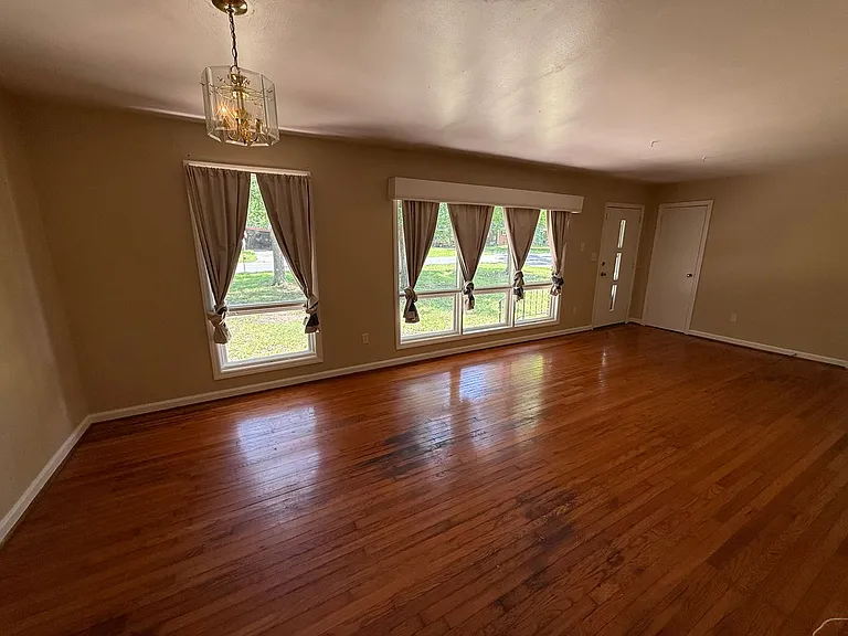 17 Oxford Pl NW — Photo 3