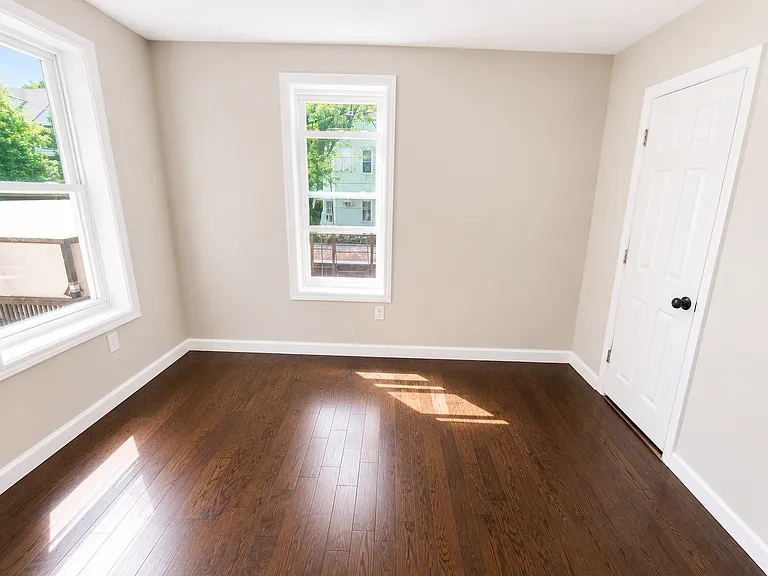 566-568 Summer Ave #2L — Photo 9