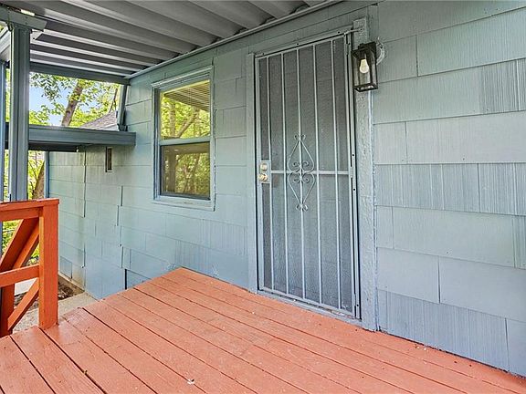 5th image of 1120 E 79th St