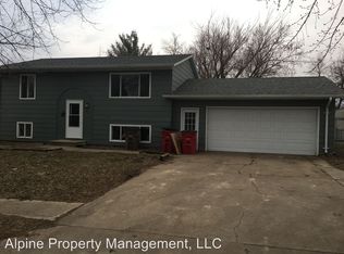 105 E Marialane Dr, Brandon, SD 57005