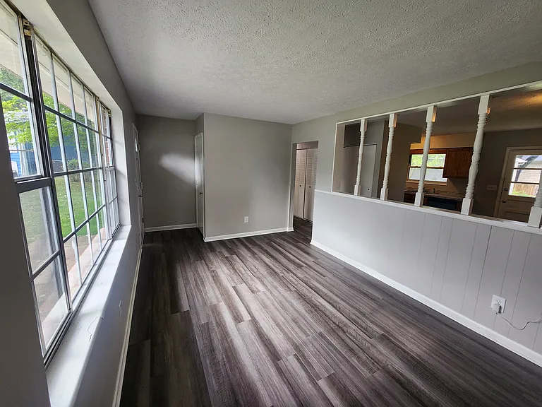 10210 Nola Dr — Photo 4