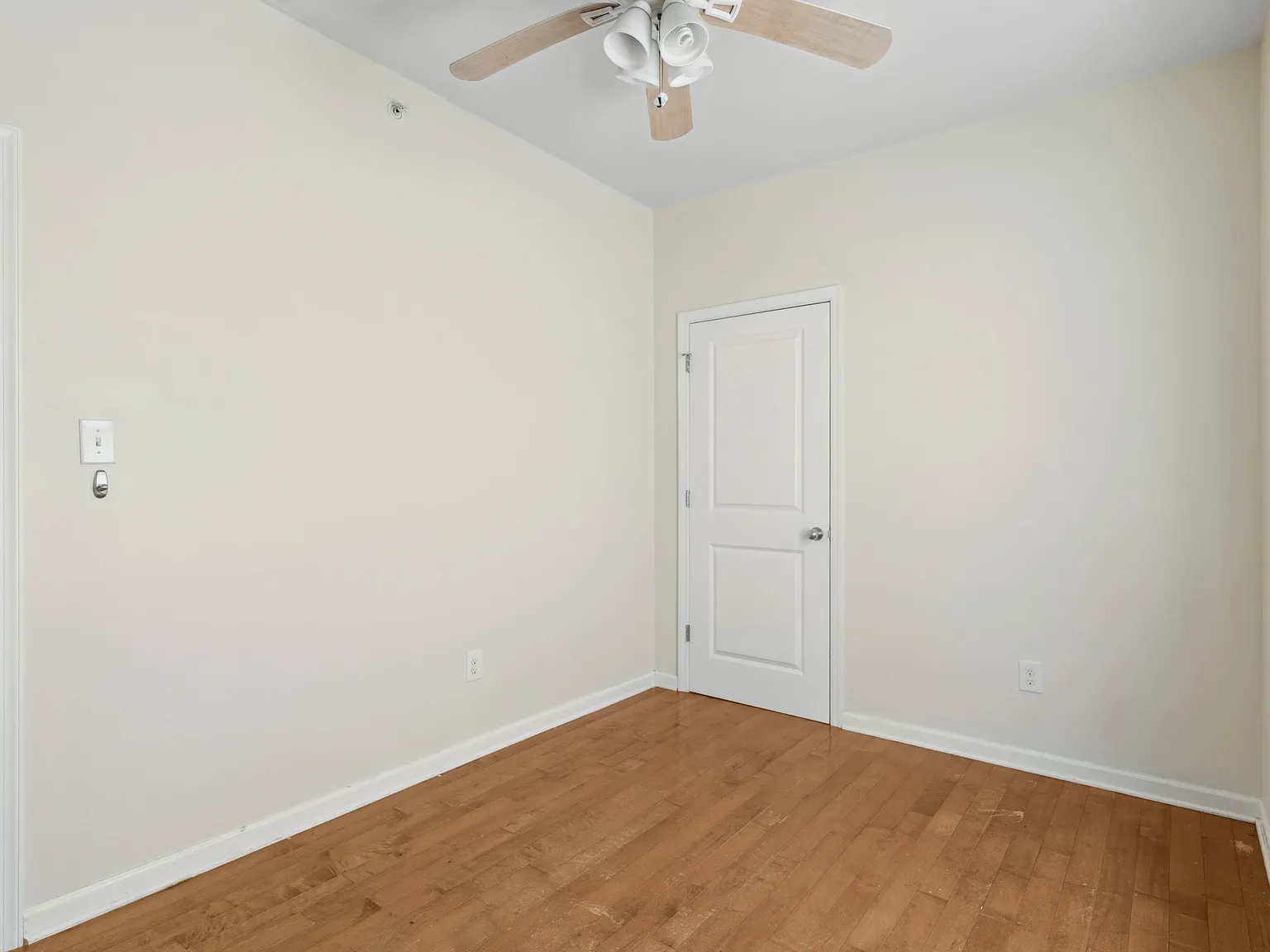 2 bed, $1,275 — Photo 2