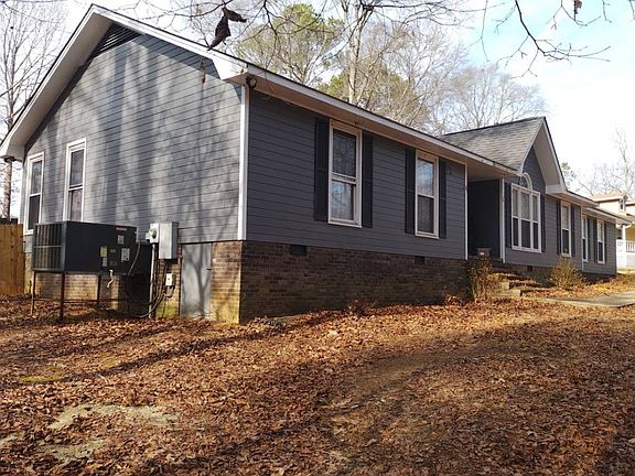 4th image of 1312 Charter Cir