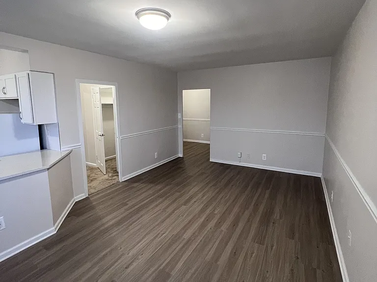 Broadview Apartments — Photo 50