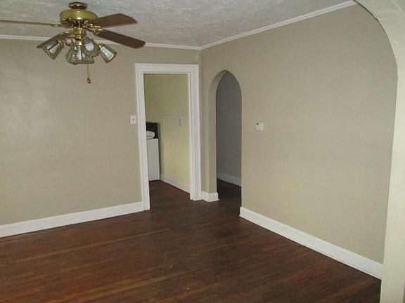 4th image of 408 Avon Ave