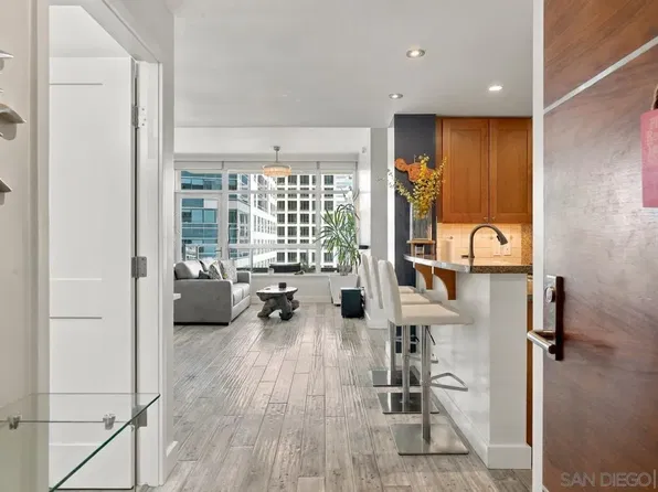 700 E St #W, San Diego, CA 92101