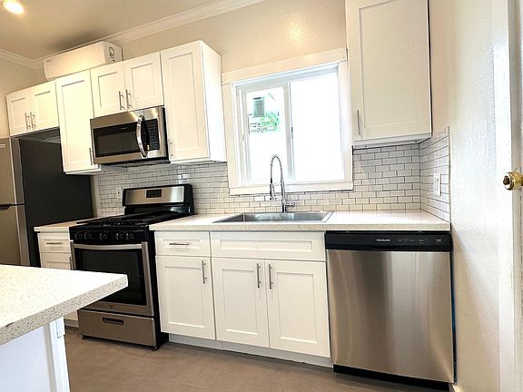 4th image of 131 Olive St #H