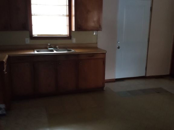 5th image of 4105 Forest Oak Dr