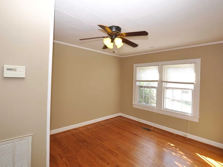 502 S Main St — Photo 3