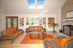 4th image of 8 Stony Brook Dr