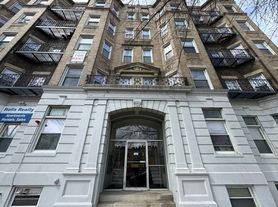 1122 Commonwealth Ave