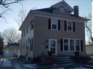 232 S Monroe St, Pittsfield, IL 62363