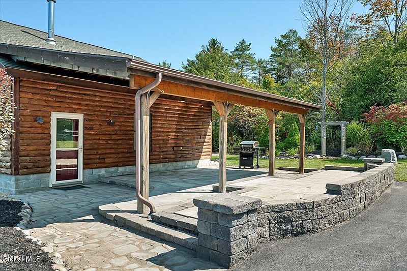 2nd image of 2020 Berne-Altamont Road