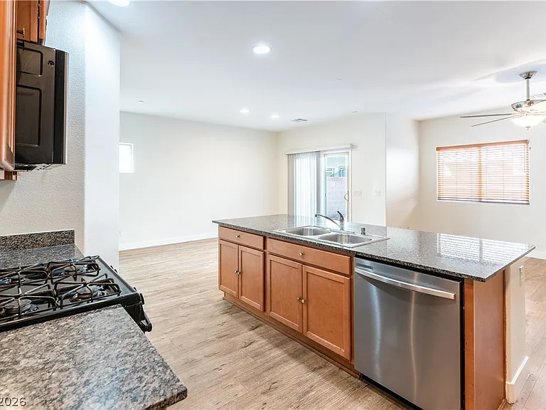 1134 Jesse Harbor Ave — Photo 7