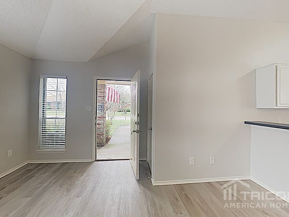 3rd image of 10612 Flamewood Dr