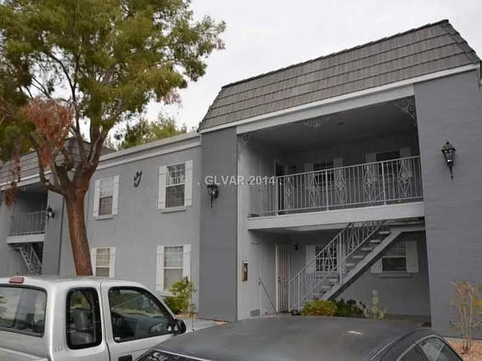 3823 S Maryland Pkwy — Photo 15