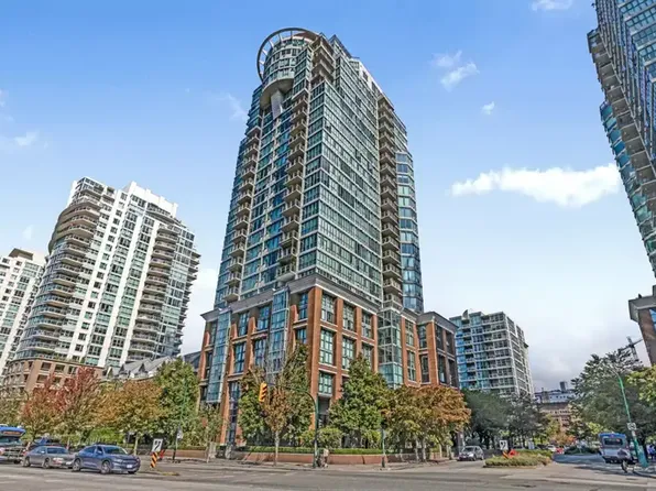 1088 Quebec St #1502, Vancouver, BC V6A 4H2