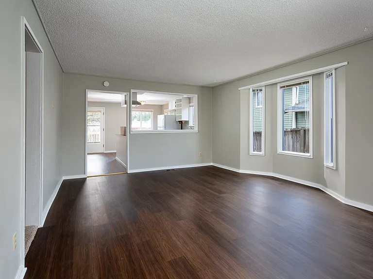 4426 Alice St — Photo 4