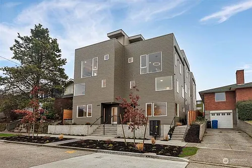 6542 44th Ave SW Photo 1