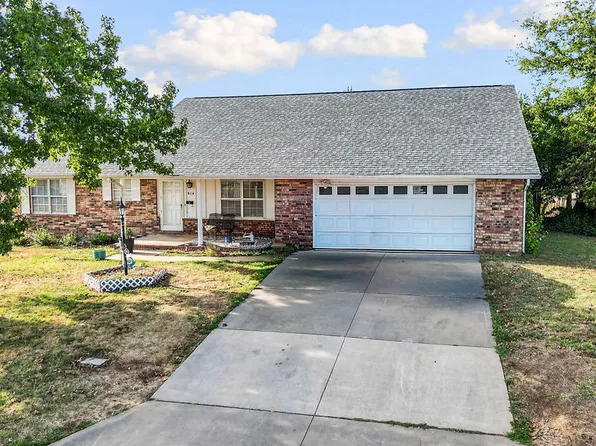 814 S Orleans Dr, Rogers, AR 72758