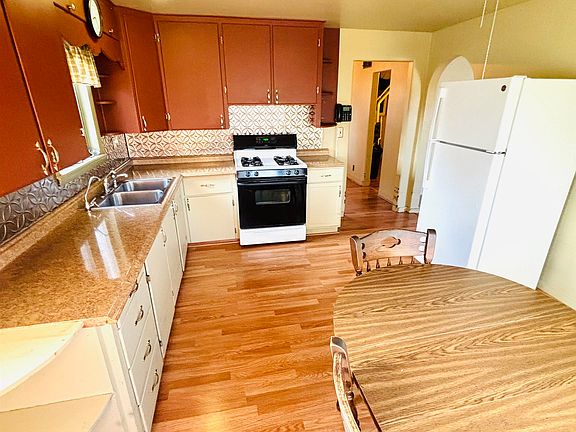 5th image of 3052 E Fisher Rd