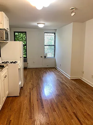 Rented by Urban Real Estate Inc | media 16