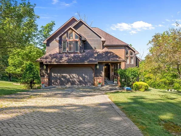 322 Graystone Ln, Johnstown, PA 15905