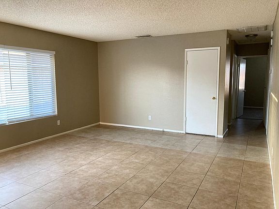 3rd image of 21977 Arapahoe Ave APT 1