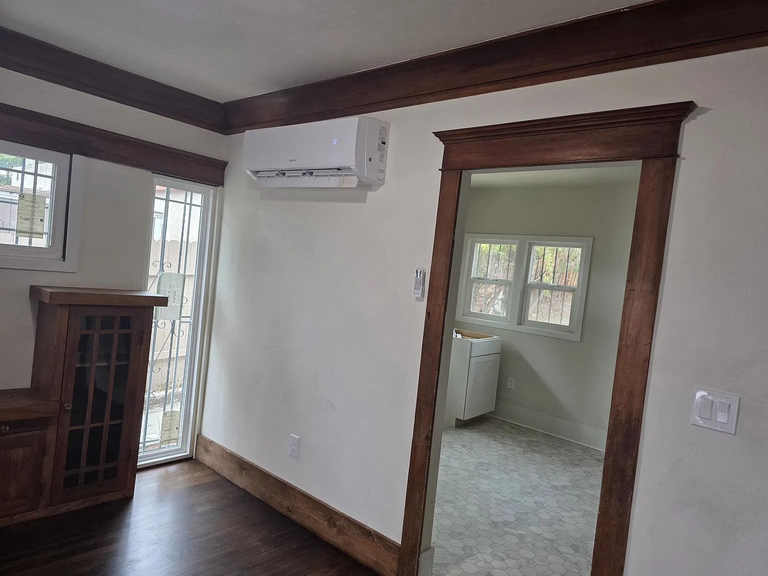 2 bed, 936 sqft, $3,700 — Photo 2