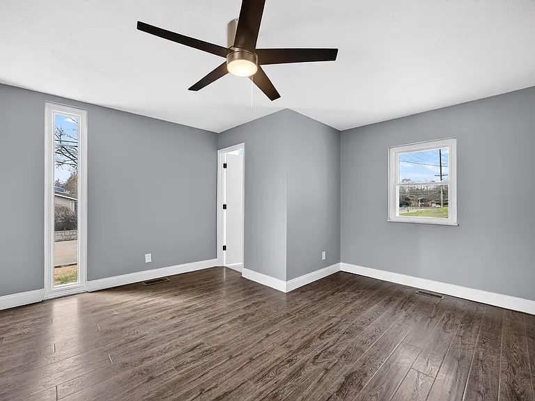 3320 Elm St — Photo 16